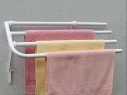 Three-arm wall rack